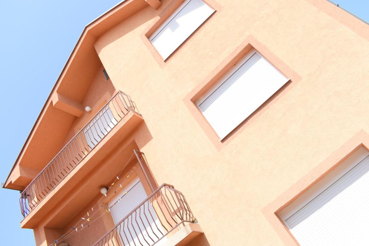Apartments Holiday فرانيي المظهر الخارجي الصورة
