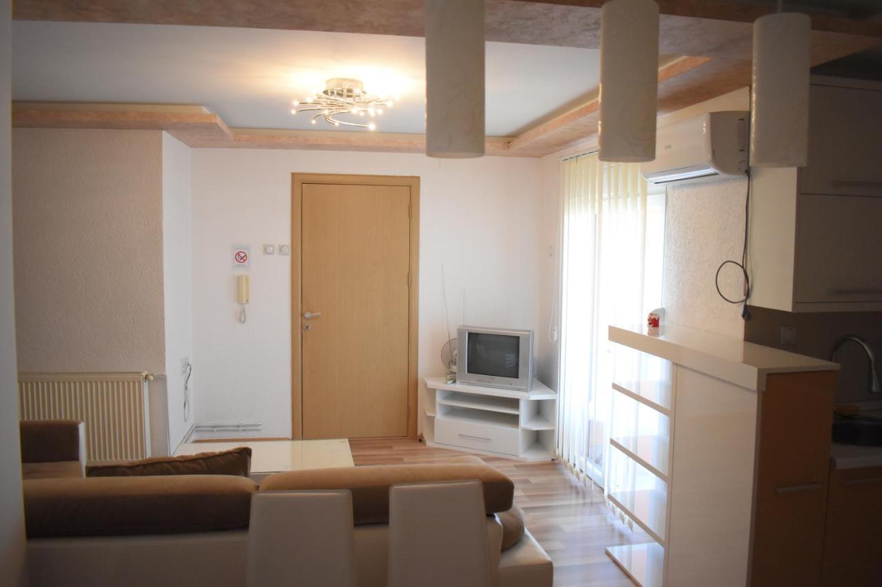Apartments Holiday فرانيي المظهر الخارجي الصورة